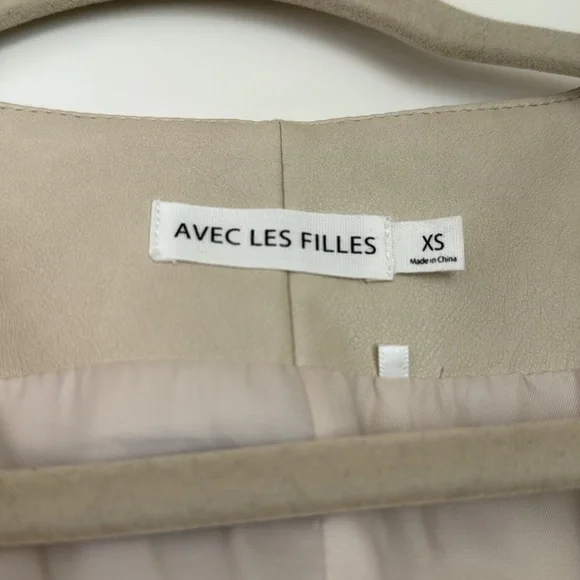 Vegan Leather Vest - Picture 2 of 3